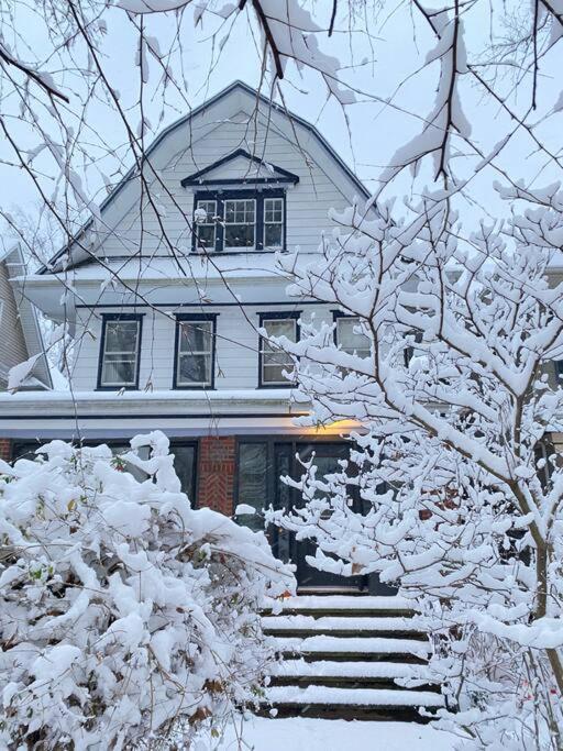 The Griffin B And B, Private Two Bedroom In Victorian Ditmas Park Apartamento *